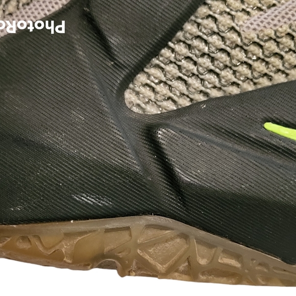 Nike LeBron Dunkmaster SIZE 6.5 YOUTH, Basketball Shoes Sneakers - Picture 16 of 16